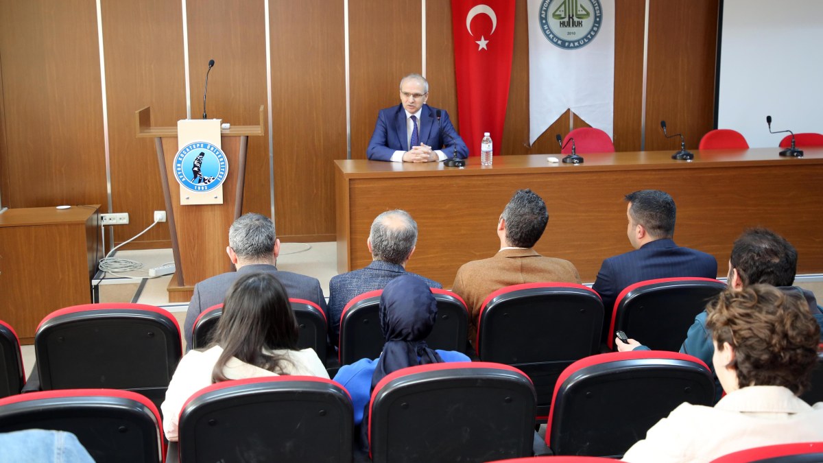 Hukuk Fakültesinde İdare Mahkemesi Hakimliği Anlatıldı