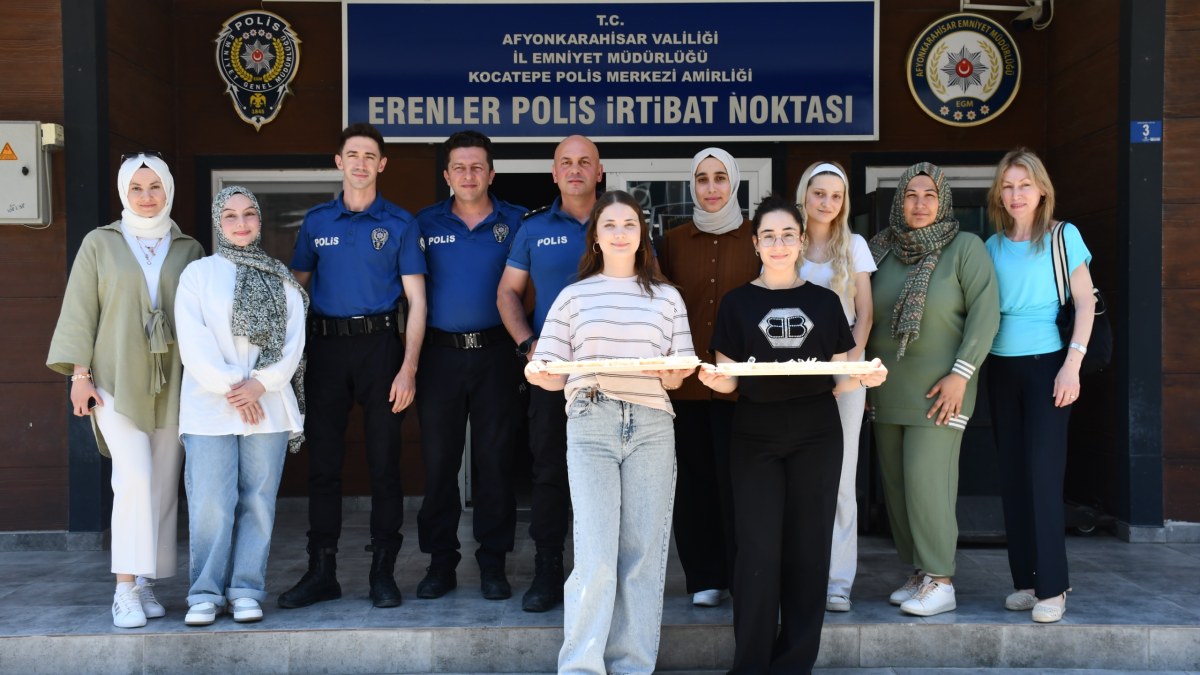 Bacım Sultan Yurdu Öğrencileri Aşure Bereketini Paylaştı