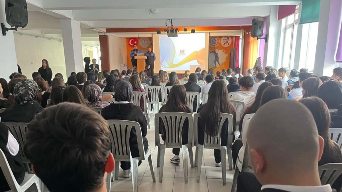 Emniyetten Öğrencilere Güvenlik Ve Bilinçlendirme Eğitimi