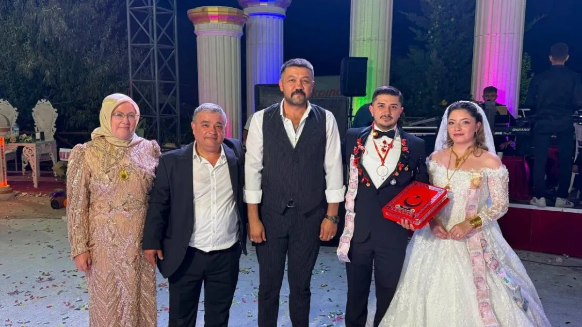 Ülkü Ocakları İl Başkanı Mesut Çetinkaya, Tuğçe ve Mevlüt Sivrikaya’nın mutlu gününe ortak oldu