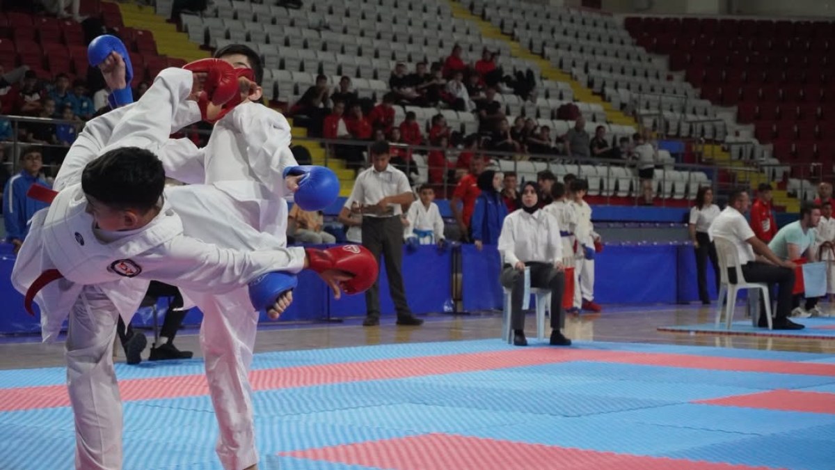 Anadolu Yıldızlar Ligi Karate Türkiye Şampiyonası Afyonkarahisar’da Yapılacak
