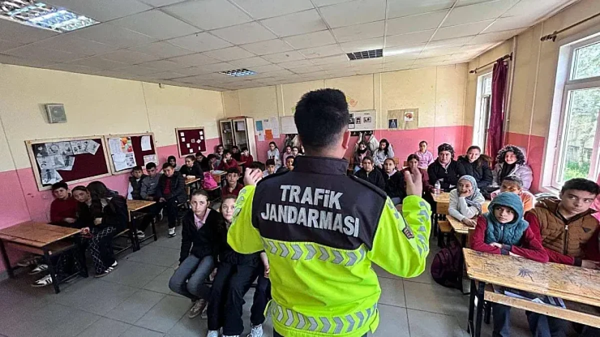 Afyon’da Jandarmadan Trafik Güvenliği Eğitimi