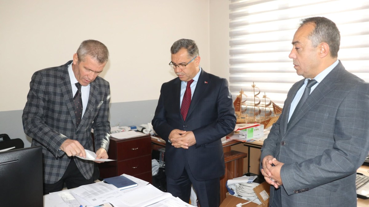 İl Milli Eğitim Müdürü Altınkaynak’tan Sınav Hizmetleri Birimine Ziyaret