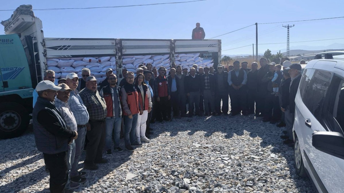 İscehisar’da Üreticilere Hibe Destekli Buğday Tohumu Dağıtıldı