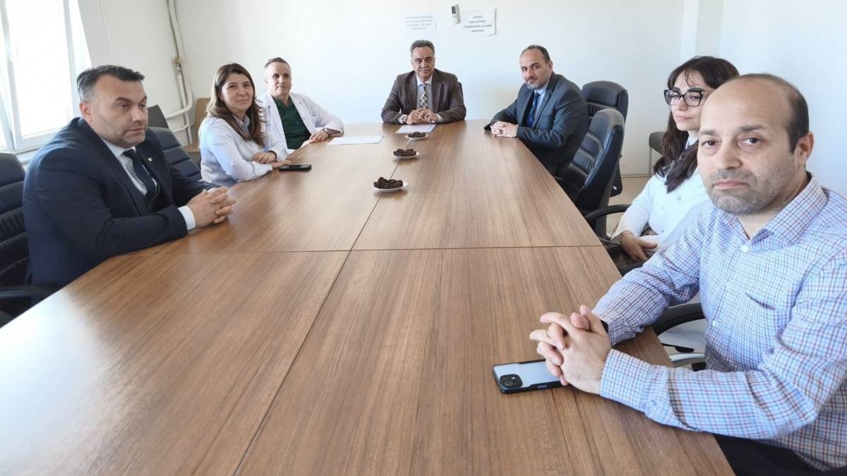 AFSÜ Öğrencileri İş Yaşamına Uyumu İçin AFSÜ Diş Hastanesi ile Atatürk SHMYO Arasında İş Birliği