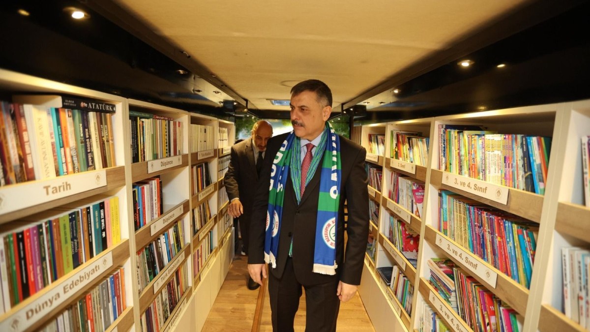 İçişleri Bakanı Mustafa Çiftçi Rize’de Kitap Fuarında Konuştu