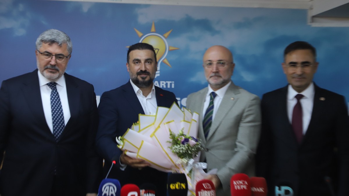 AK Parti Afyonkarahisar’da Özgür Kavak dönemi: 'Afyonkarahisar’ın ortak aklını büyüteceğiz'