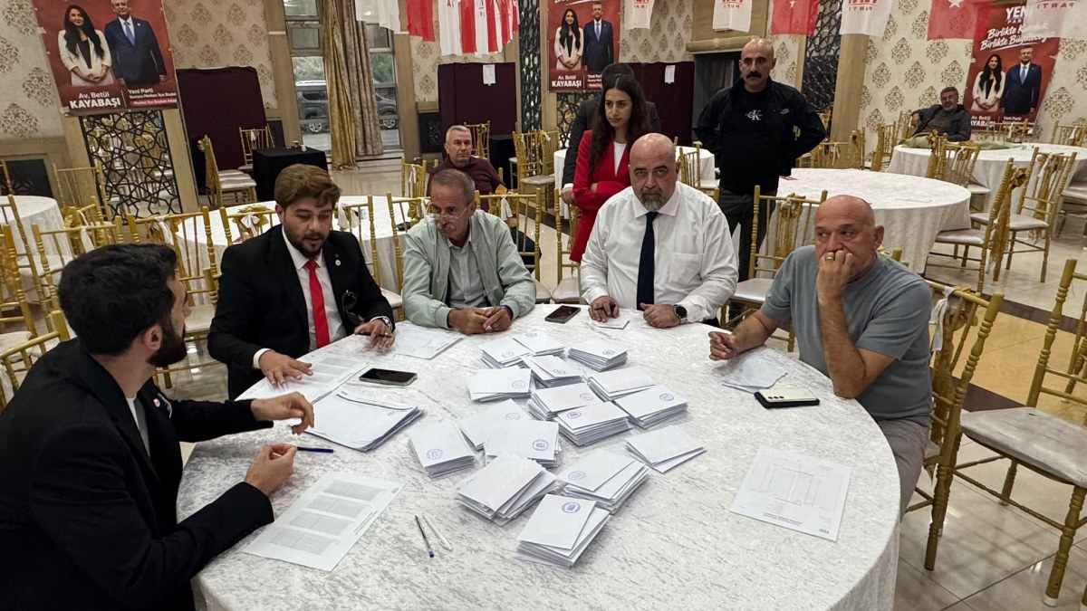 Yeni Parti Afyonkarahisar Merkez İlçe Kongresi’nde oy sayımı başladı
