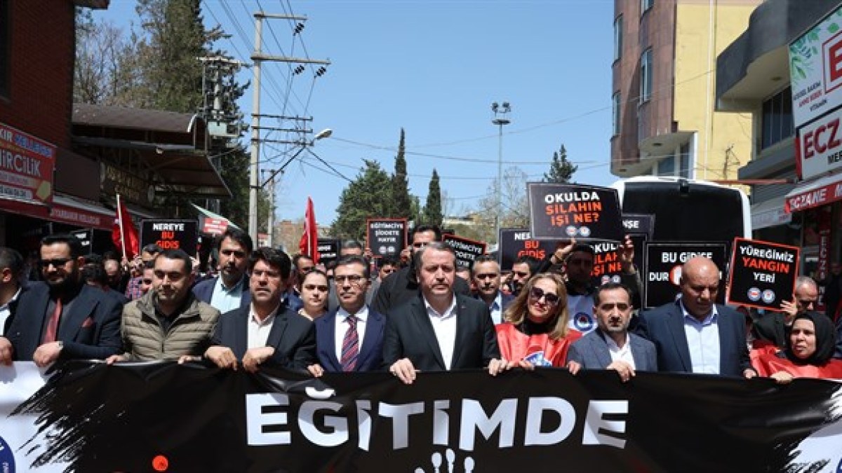 Eğitim-Bir-Sen iş bırakma eylemini iki gün daha uzattı