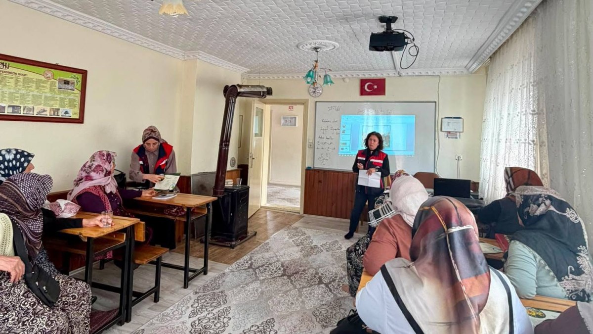 Bolvadin’de Kadın Çiftçilere Tarımsal Eğitim