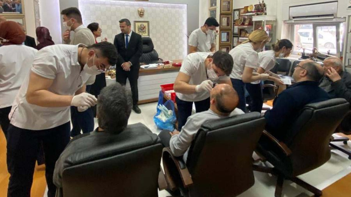 Diş Hekimliği Fakültesinden Şehit ve Gazi Yakınlarına Hem Ziyaret Hem Muayene