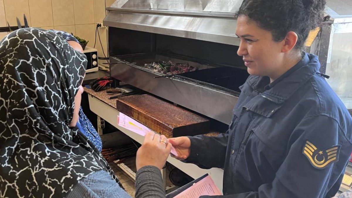 Afyonkarahisar’da jandarmadan farkındalık ve öğrencilere moral ziyareti