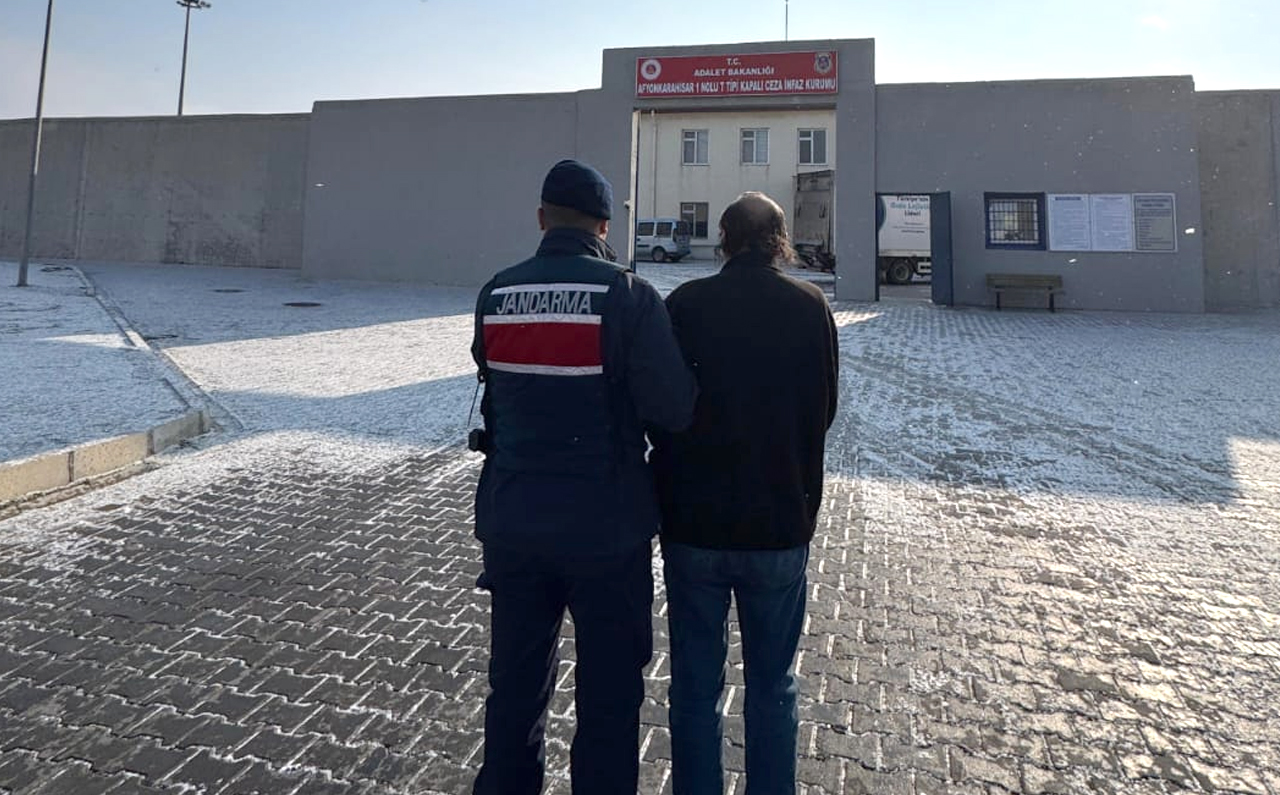 Afyon’da Cinayetten aranan şahıs kent merkezinde yakalandı