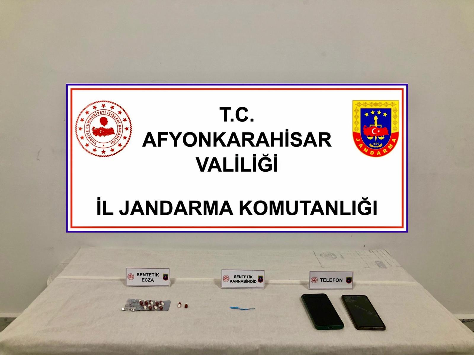 YOL KONTROLÜNDE ZEHİR TACİRLERİNE DARBE!