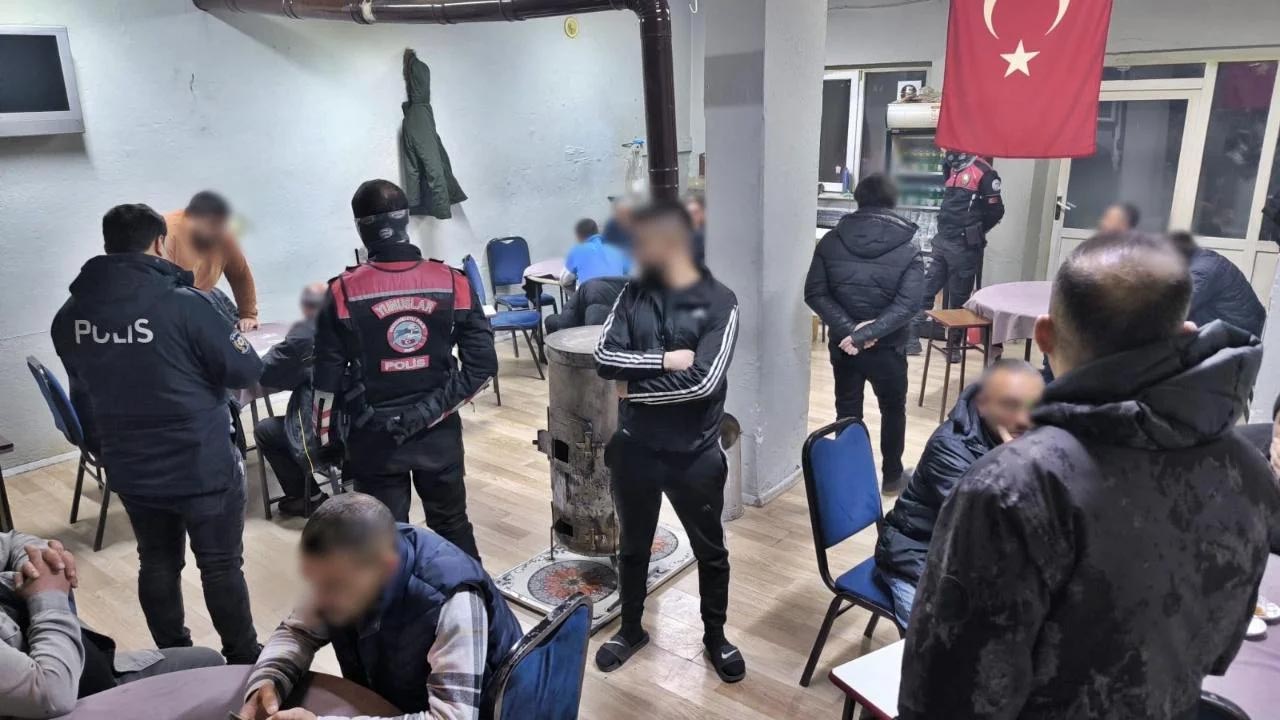 Dazkırı'da Huzur Uygulaması: 356 Kişi Kontrol Edildi