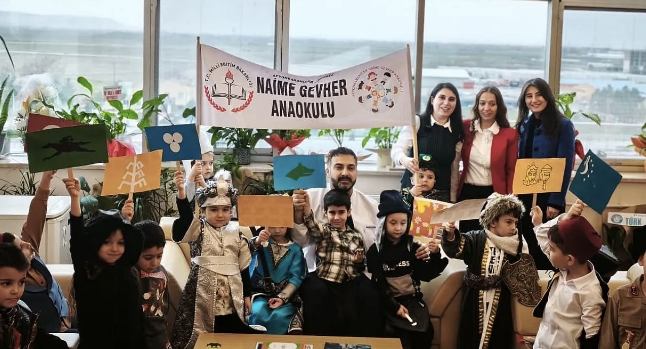 Miniklerden AFSÜ Başhekimine Ziyaret