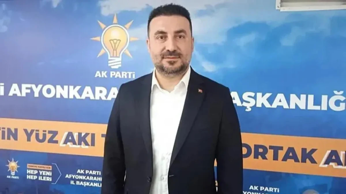 Özgür Kavak Kimdir?