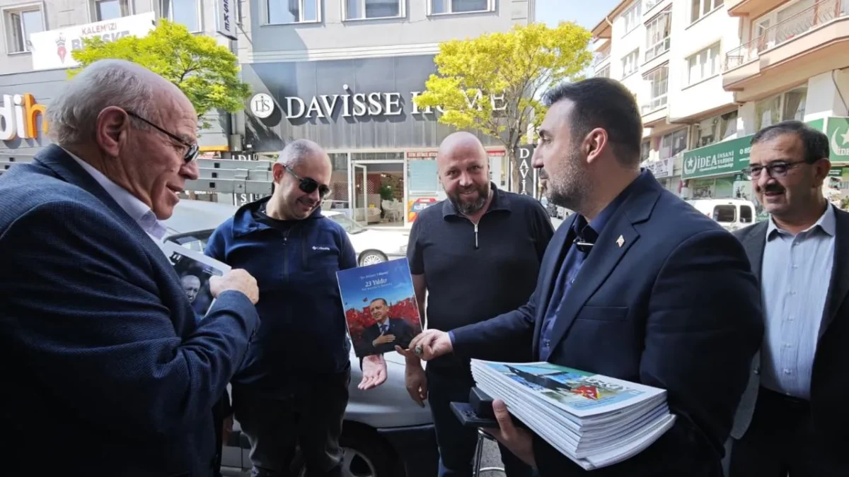 Afyonkarahisar'da Esnaflara AK Bülten dağıtıldı