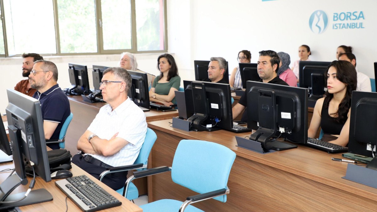 İİBF’de “Yapay Zekâyı Kullanma, Prompt Oluşturma ve Yapay Zekâyı Eğitme” Konulu Eğiticilerin Eğitimi Gerçekleştirildi