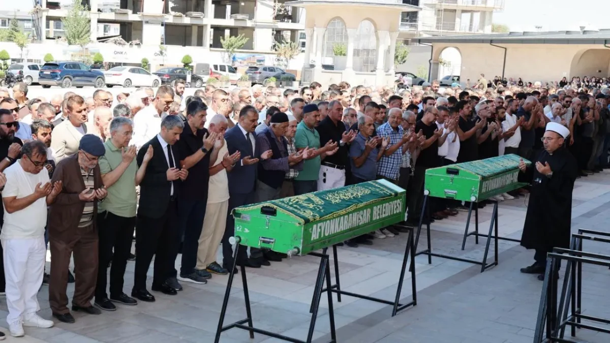 Ali İhsan Topatan ve Mehmet Emin Çınar Dualarla Uğurlandı