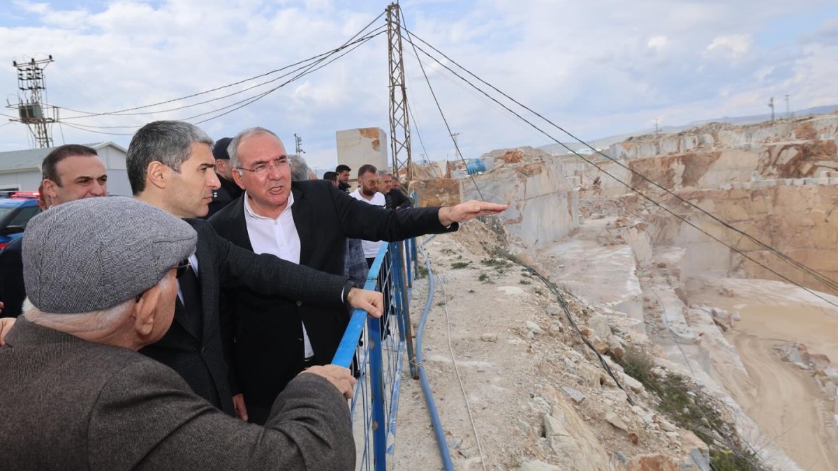 Vali Naci Aktaş İscehisar’daki Mermer Ocağını İnceledi