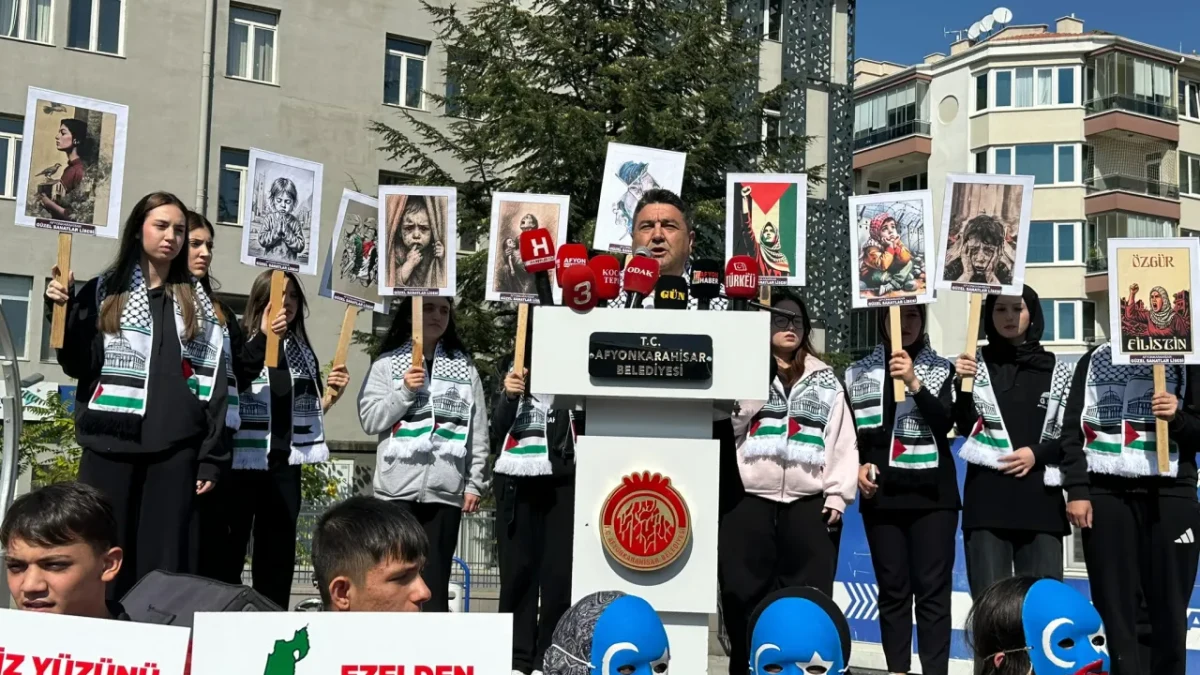 Afyonkarahisar’da Öğrenciler Filistin İçin Yürüdü