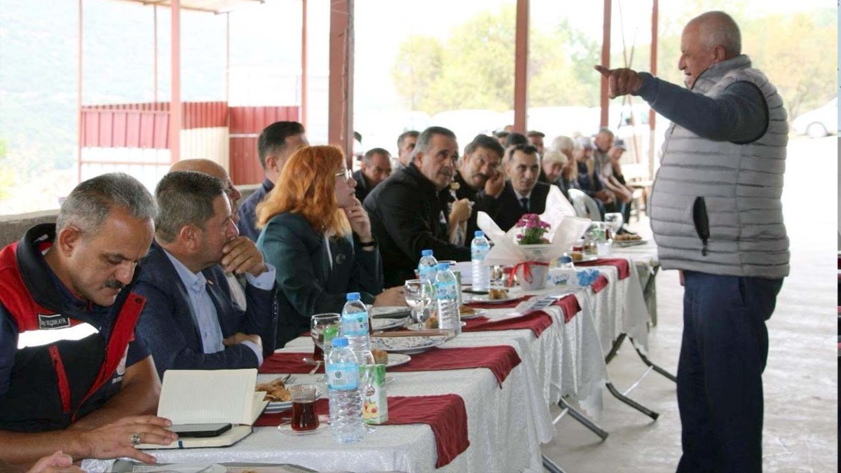 Başmakçı Kaymakamı Bayri, Çığrı Köyü’nde Vatandaşları dinledi