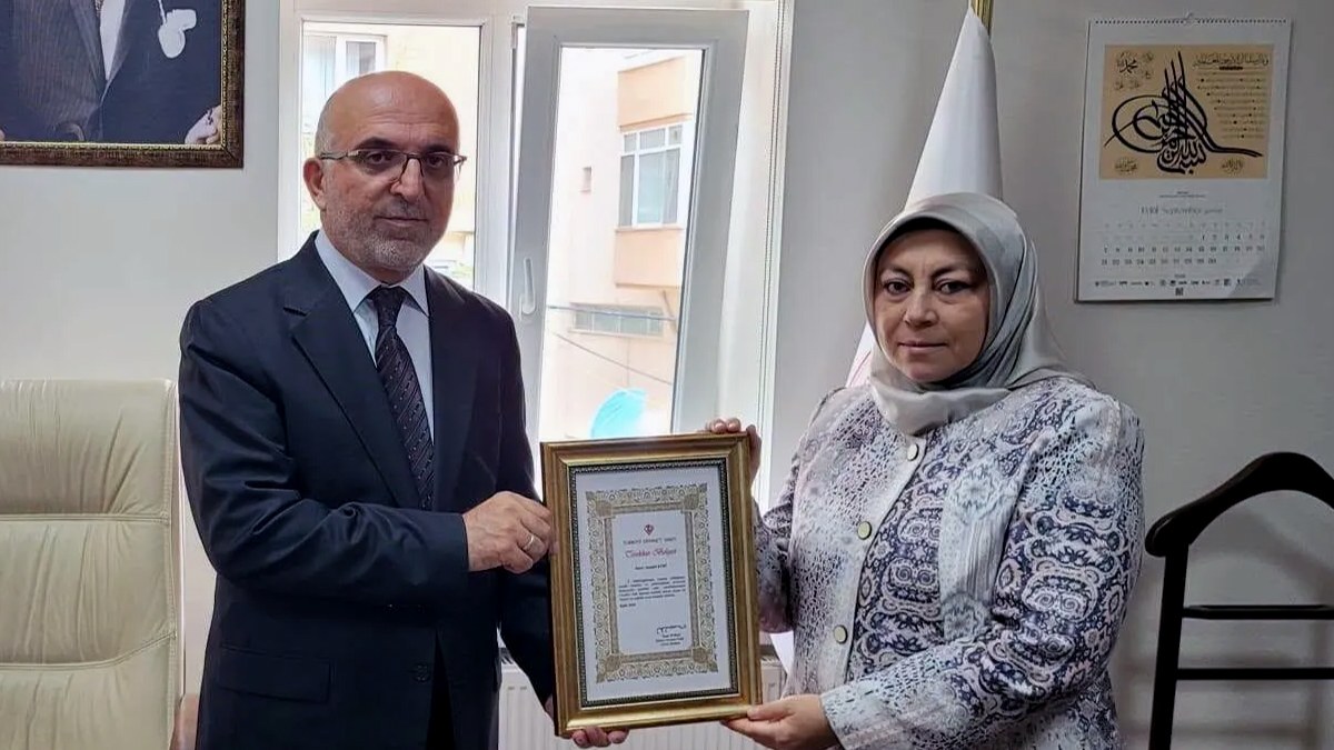 Emekli Müftü Yardımcısı Kurt, Emekli İkramiyesinin Tamamını Yeni Müftülük Binasına Bağışladı