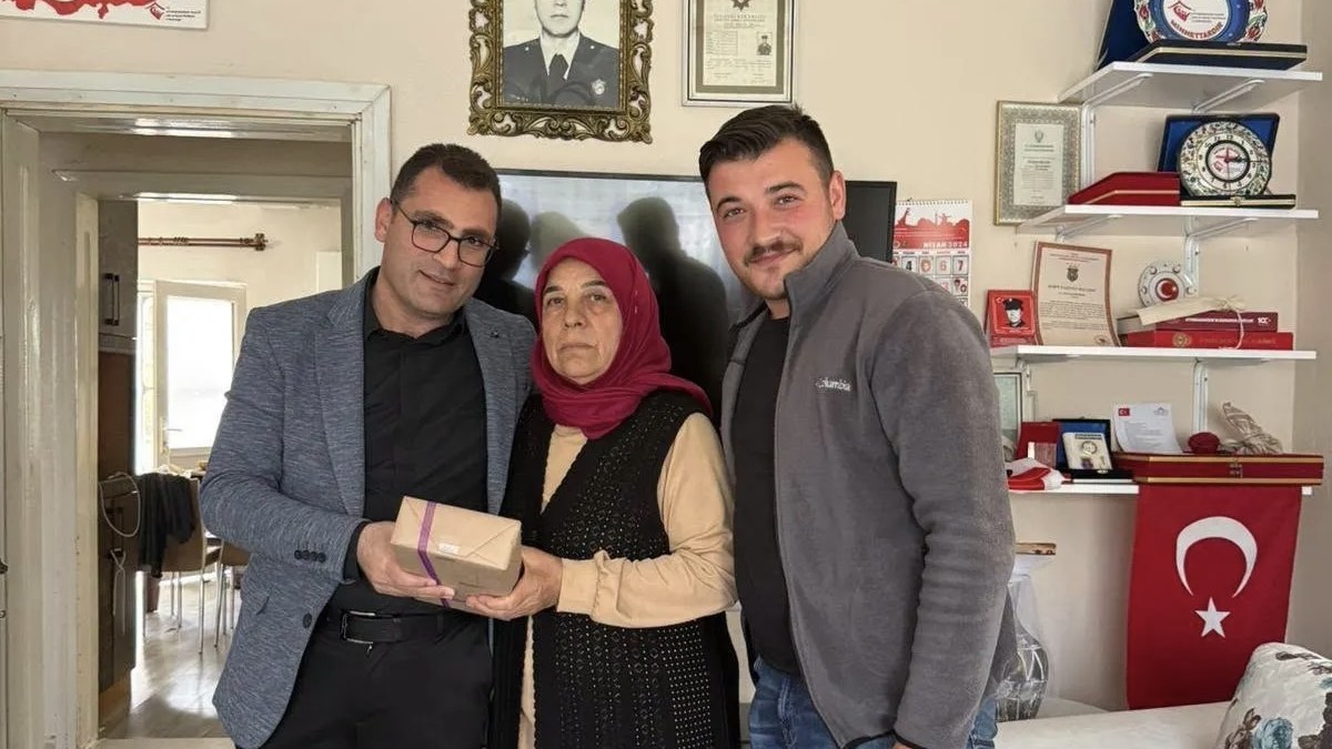 Emirdağ Belediyesi’nden Şehit Aileleri Ve Gazilere Bayram Ziyareti