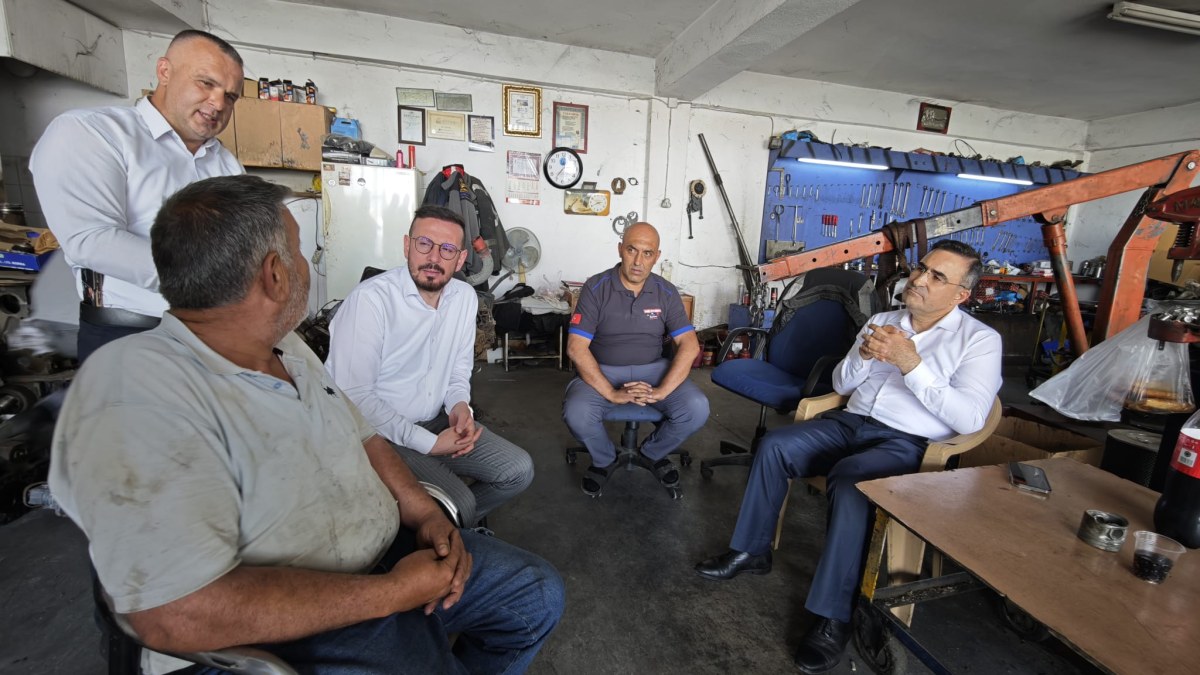 Milletvekili Arslan Afyon'da esnafları ziyaret etti