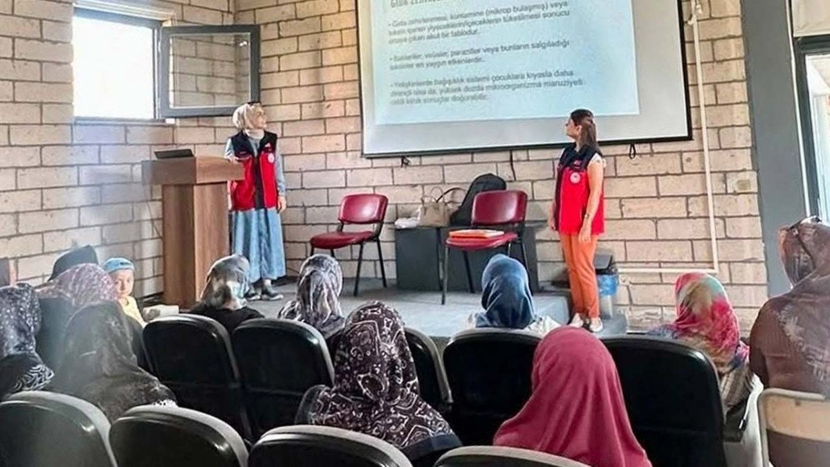 İscehisar’da Kadın Kursiyerlere Gıda Güvenliği Eğitimi