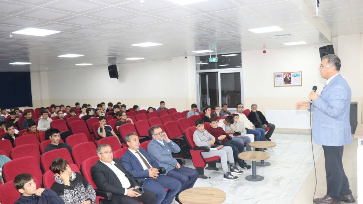 İl Milli Eğitim Müdürü Altınkaynak’tan Pansiyonda Kalan Öğrencilere Ziyaret