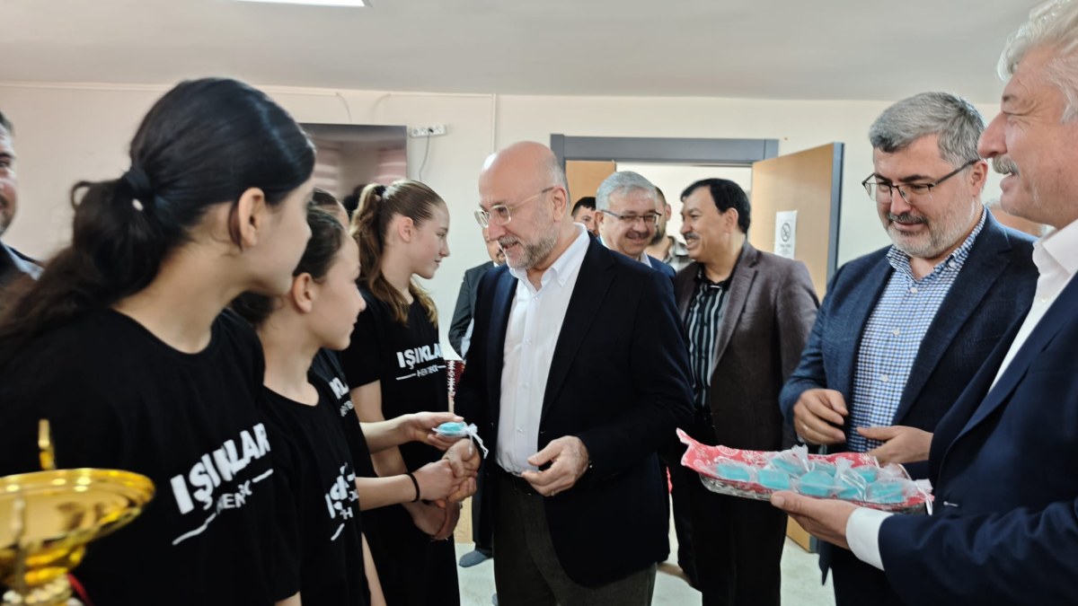 AK Parti’den Şampiyon Hentbolculara Altın Ödül