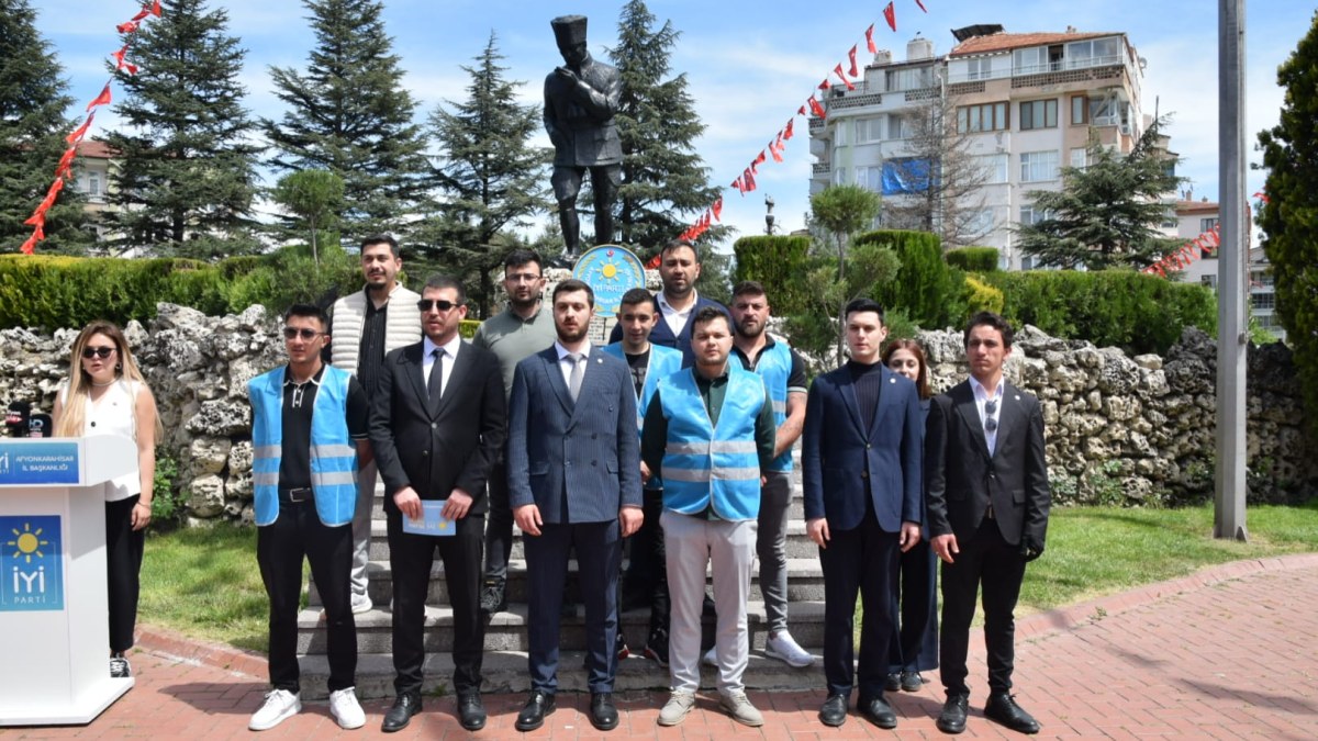İYİ Parti'li Gençler, ‘19 Mayıs, Bir Milletin Yeniden Ayağa Kalkışıdır’