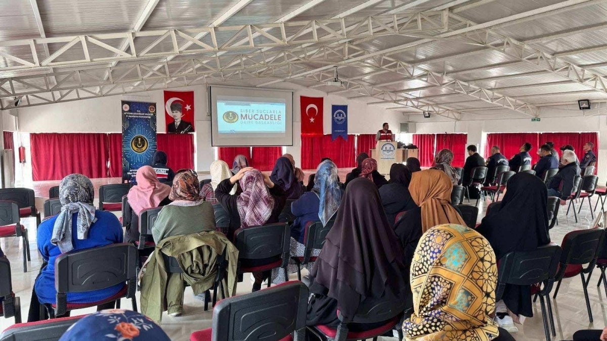 Evciler’de 134 Vatandaşa Siber Farkındalık Eğitimi Verildi