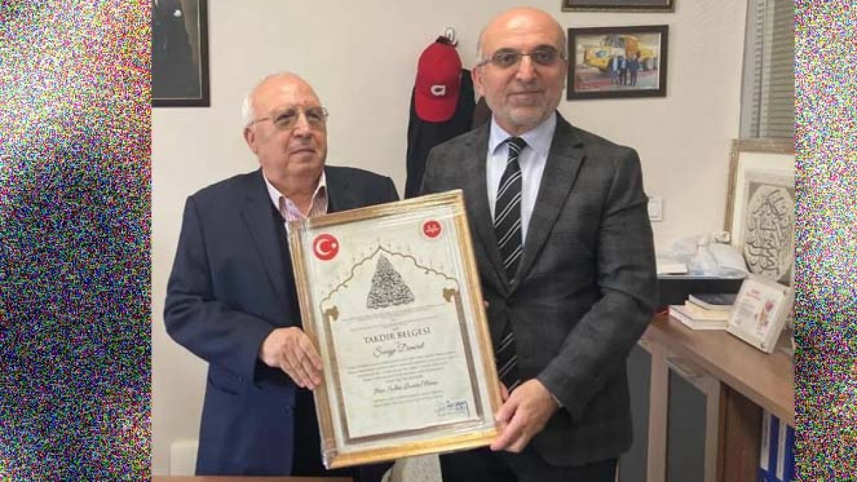 Afyon'da Camii Banilerine Takdir Belgesi