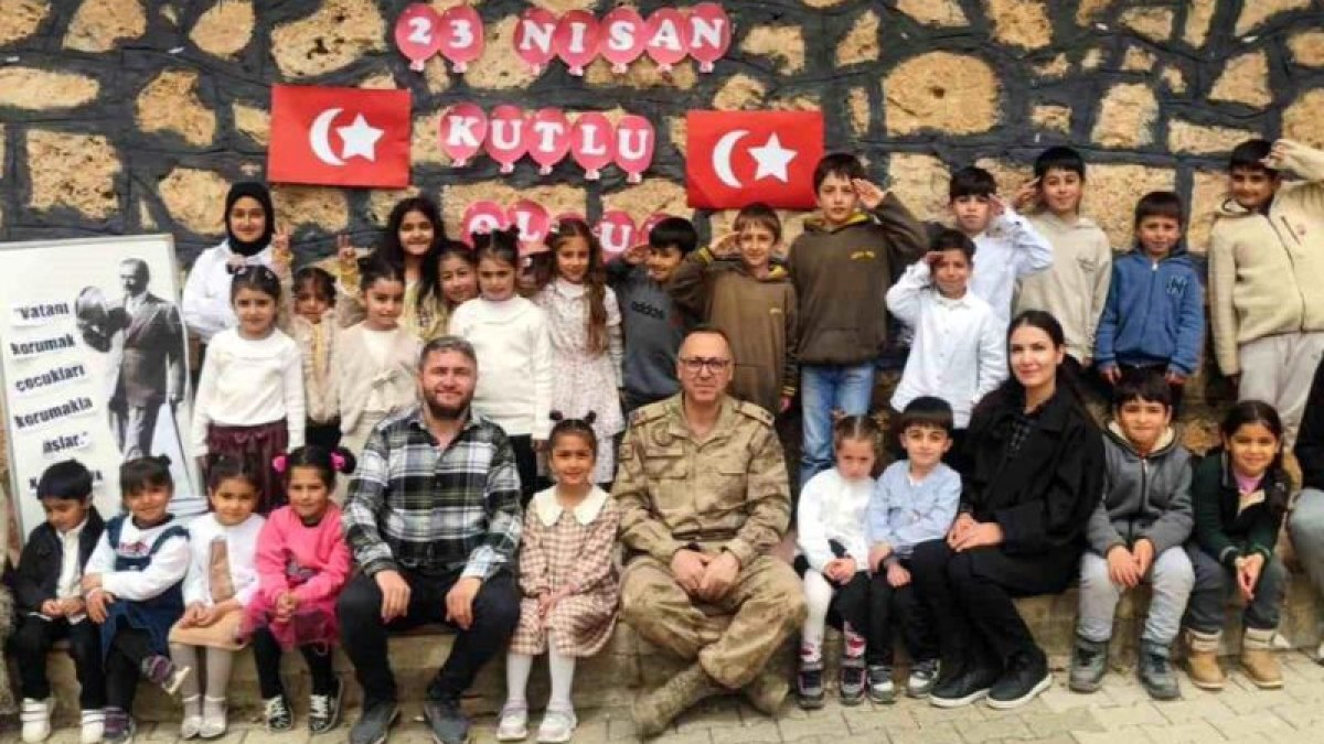 Jandarma'dan Okul Güvenliği ve Bayram Desteği