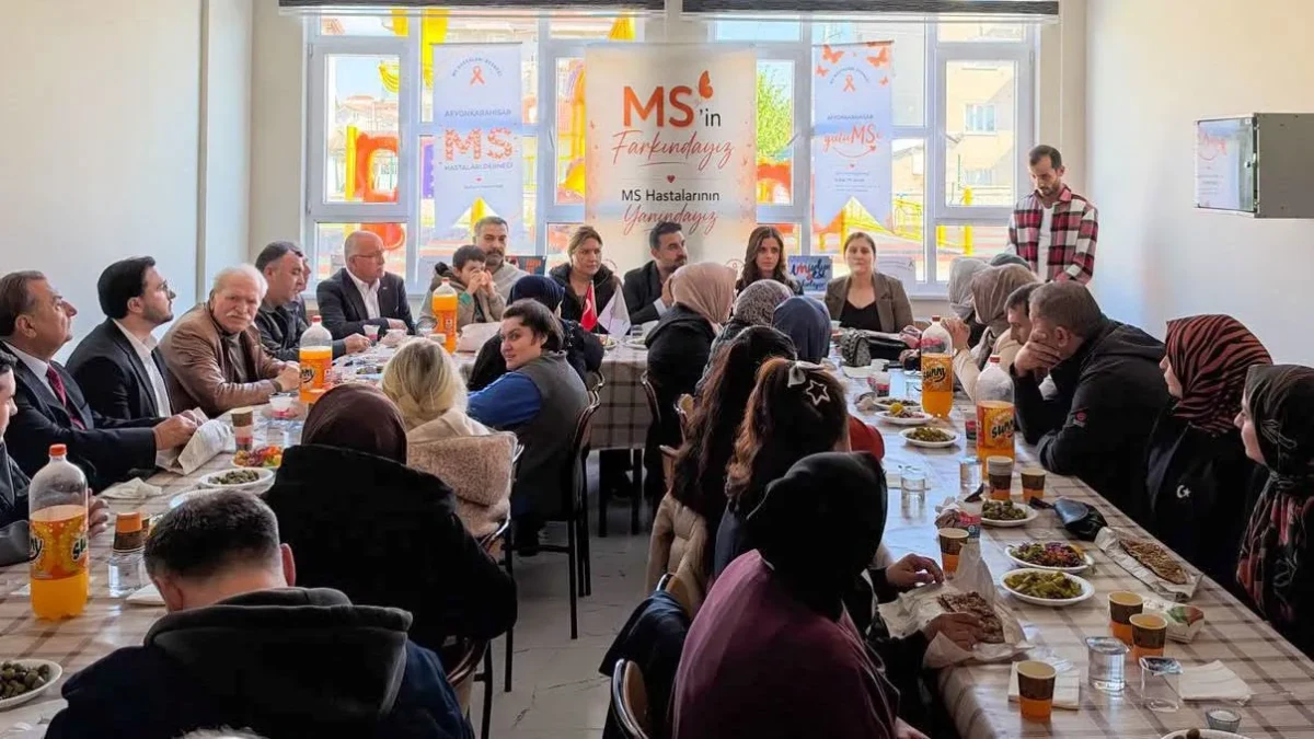 AK Parti İl Başkanı Özgür Kavak, MS Hastaları ve Özel Gereksinimli Bireylerle Buluştu