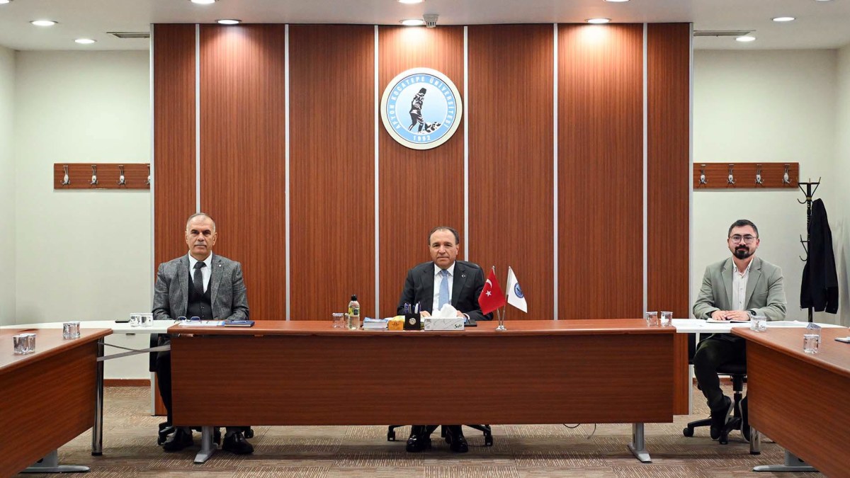 Rektör Prof. Dr. Karakaş Başkanlığında Akademik Dergiler için Değerlendirme Toplantısı Gerçekleştirildi