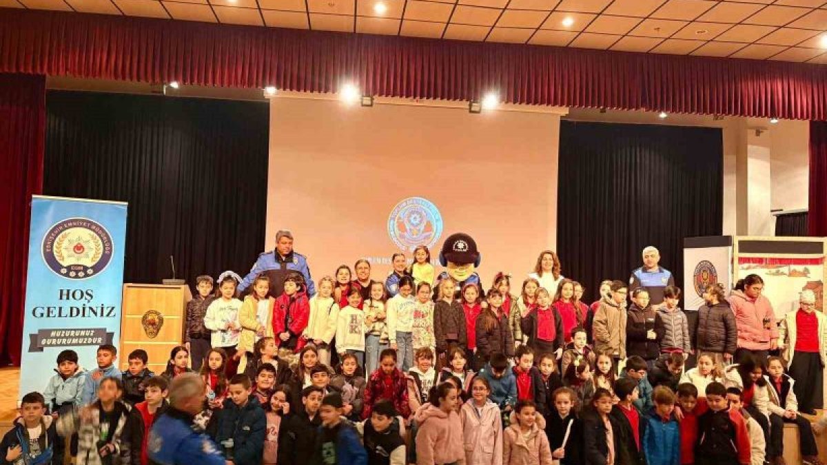 Polis Haftasında Öğrenciler Emniyet Birimlerini Gezdi