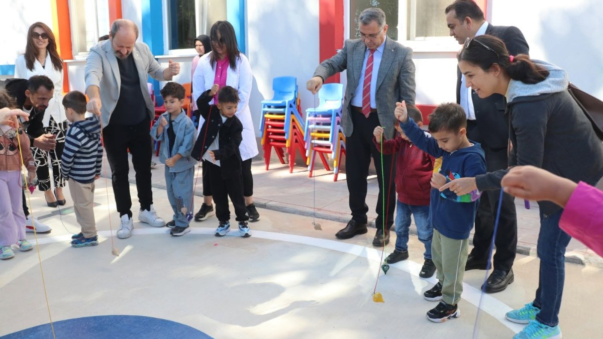 'Maarifin Kalbinde Oyun' Etkinliğinde Minik Öğrencilerle Buluştu
