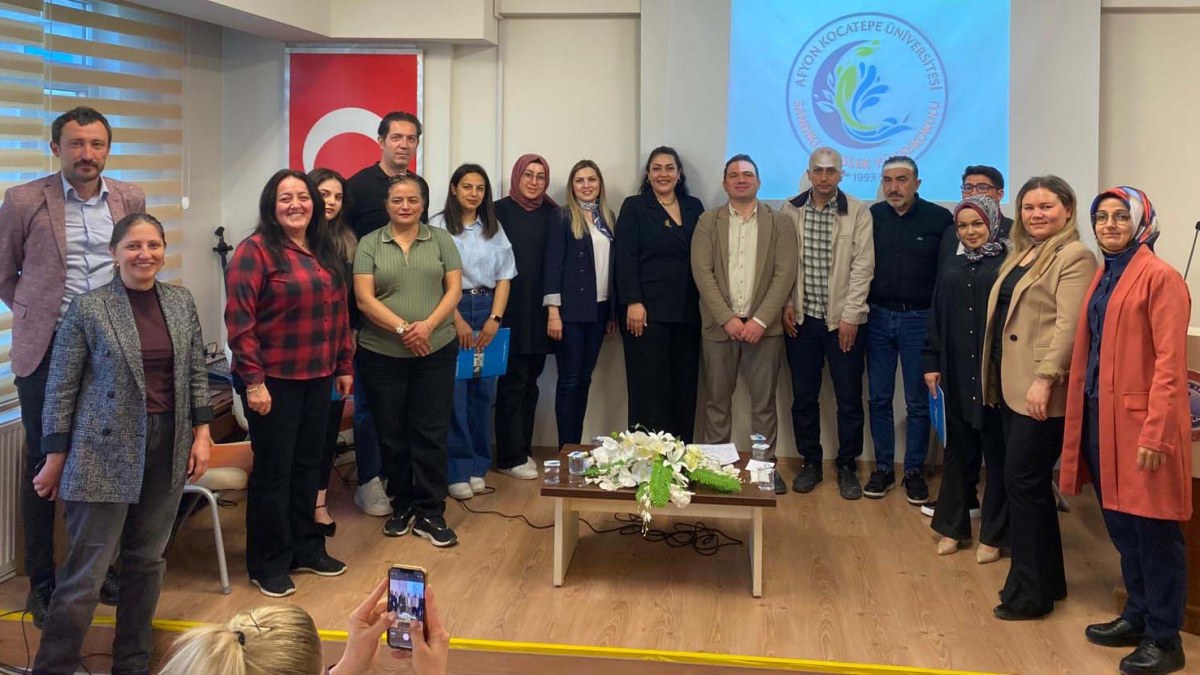 Sandıklı MYO’da “Dünden Bugüne, Bugünden Yarına” Mezunlar Paneli Düzenlendi