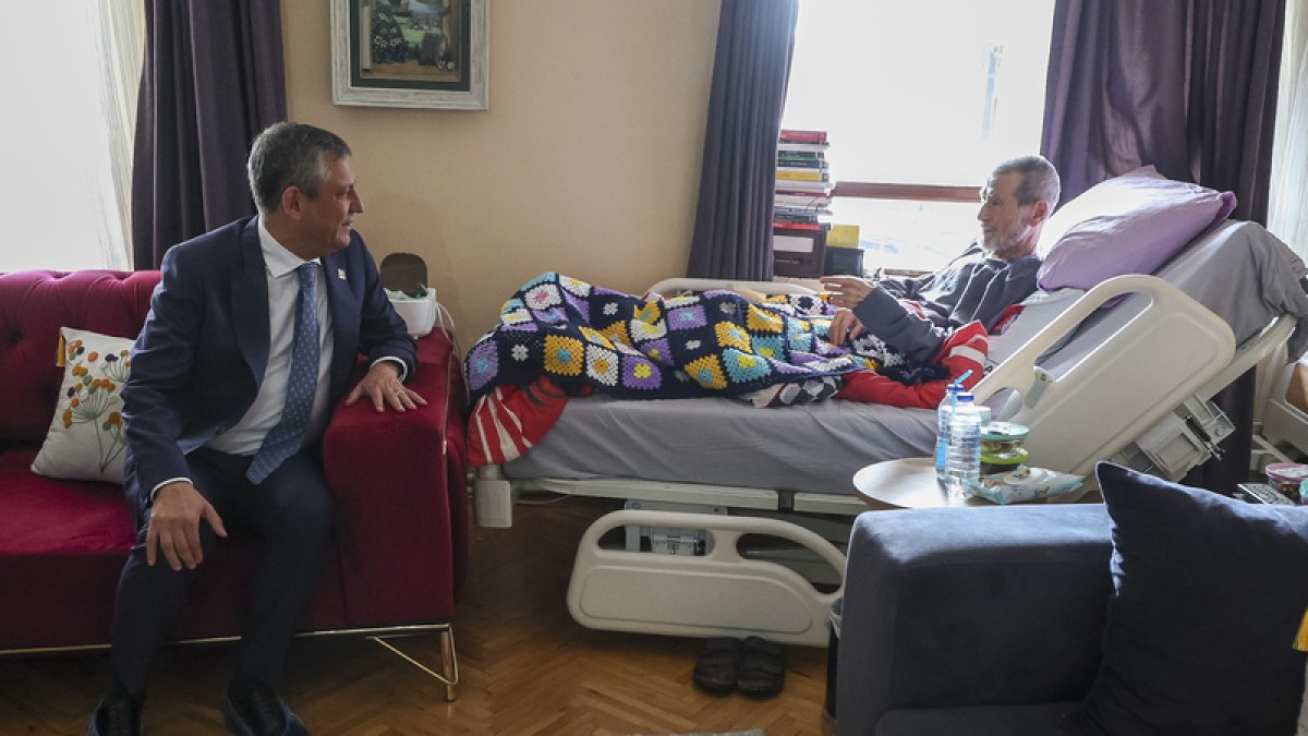 CHP Genel Başkanı Özgür Özel, Ahmet Telli’yi Ziyaret Etti