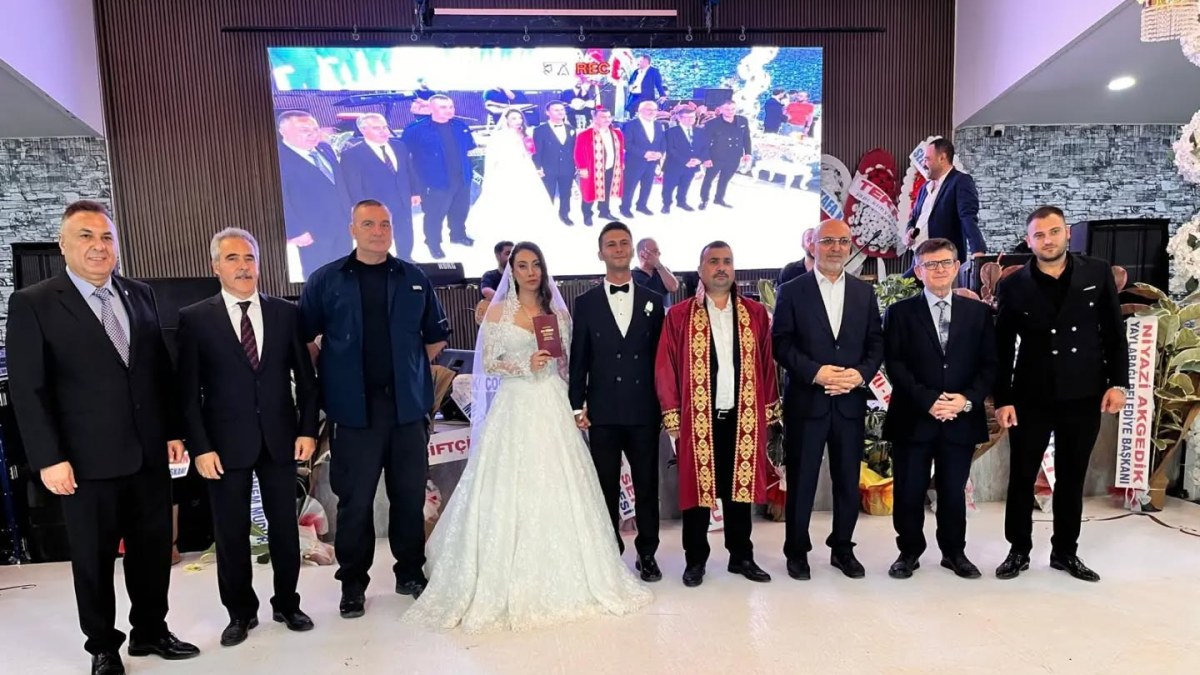 Afyonkarahisar’da Aile ve Nüfus 10 Yılı Kapsamında 10. Resmî Nikâh Kıyıldı