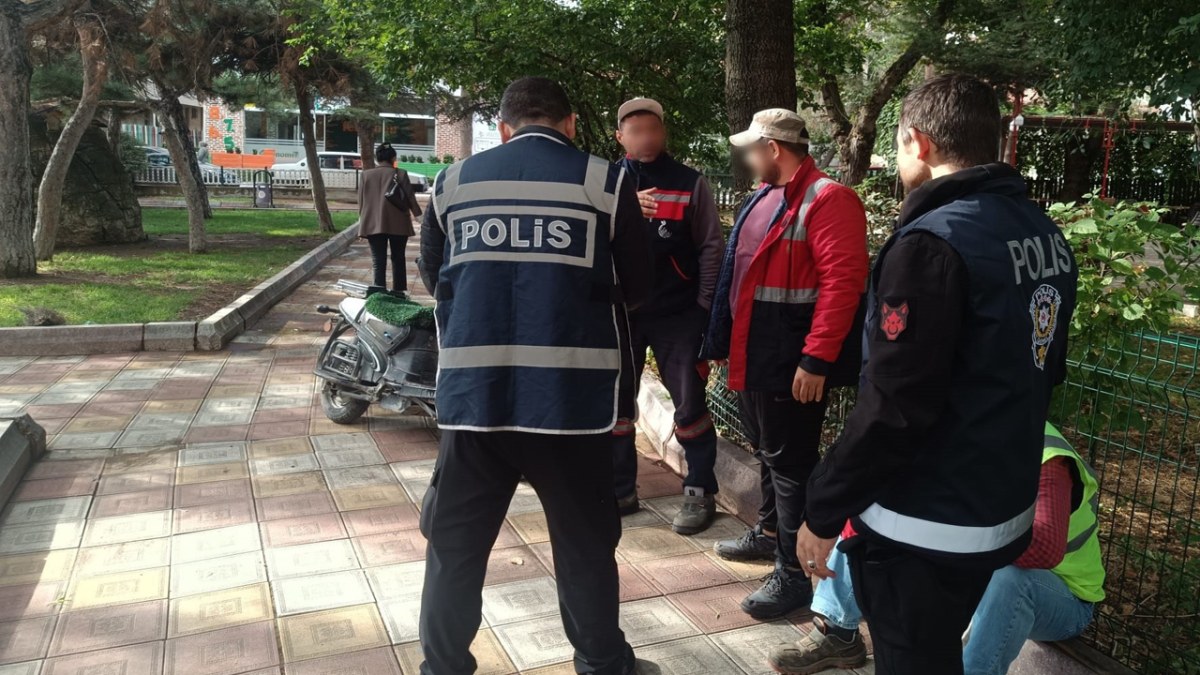 Okul Çevrelerinde Denetim: 460 Şahıs ve 25 Araç Sorgulandı