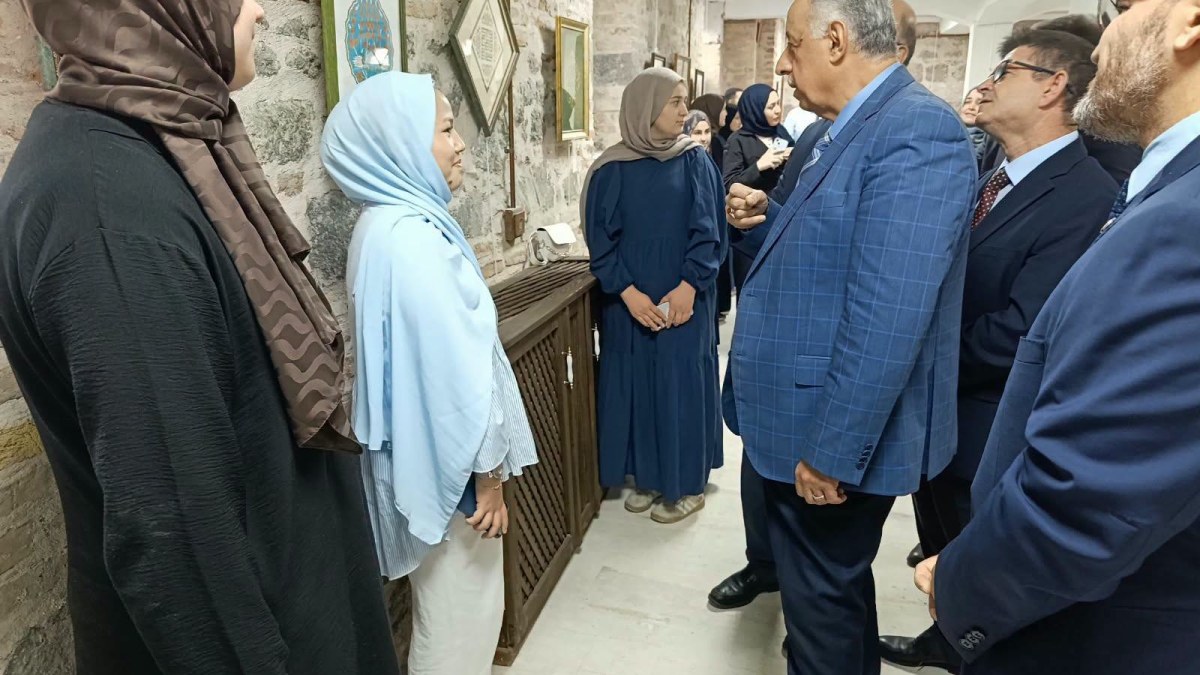 Afyonkarahisar'da Hafızlık Öğrencilerinden “Geçmişten Bir-İz” Sergisi
