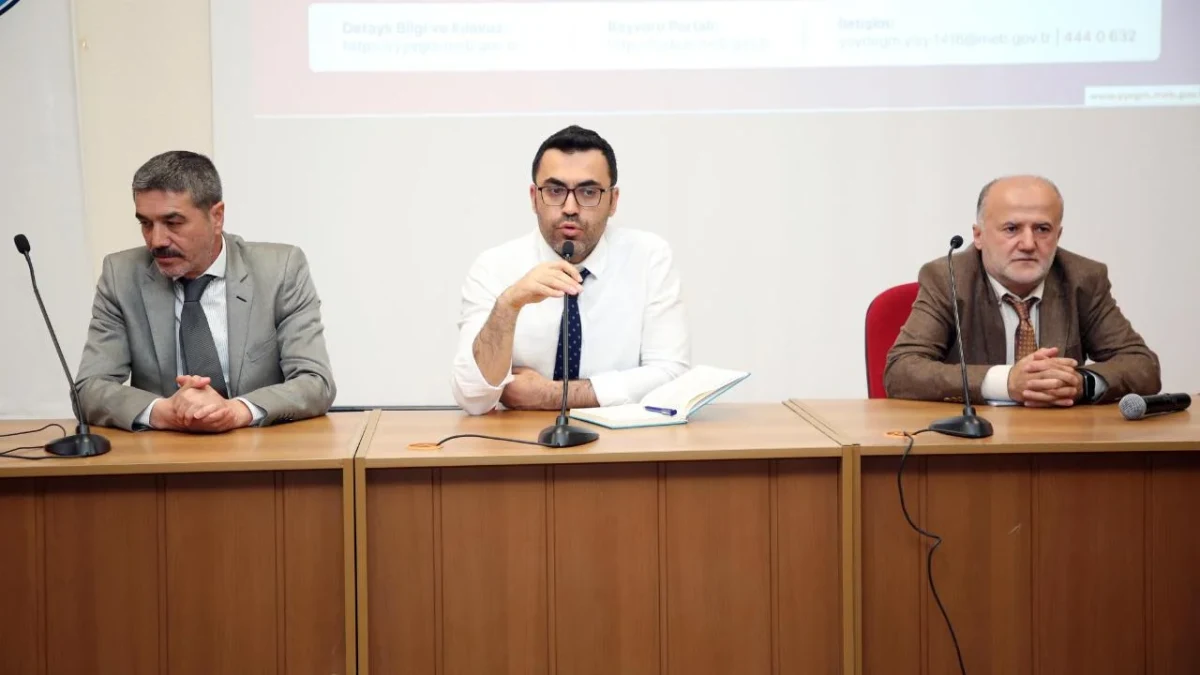 İİBF’de Yurt Dışında Lisansüstü Eğitim Programları Tanıtıldı