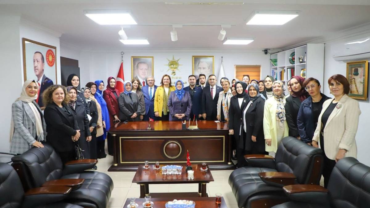 Tuğba Işık Ercan’dan AK Parti Afyonkarahisar’a Ziyaret