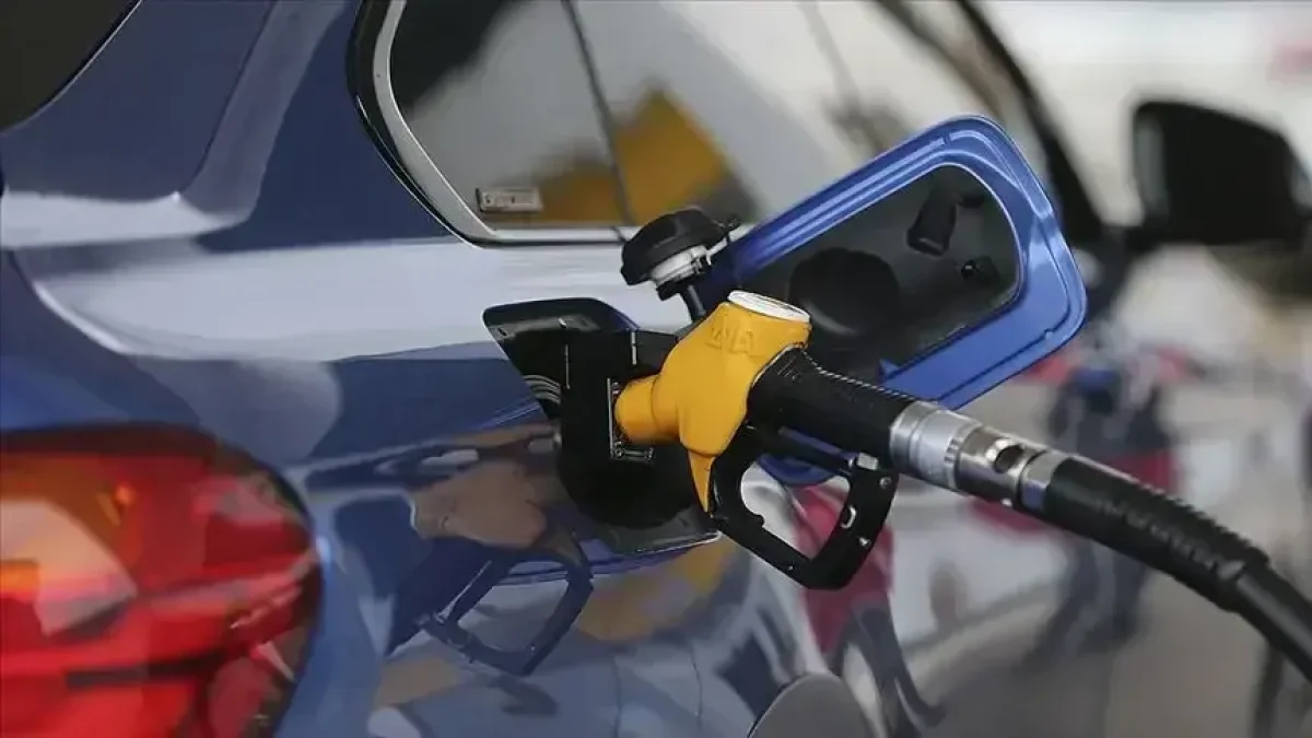 İran ve İsrail'de Tansiyon Yükseldi: Petrol Fiyatlarında Alarm Veren Artış