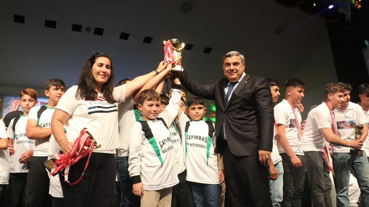 İmam Hatip Okulları Yılsonu Şöleni Coşkuyla Gerçekleştirildi